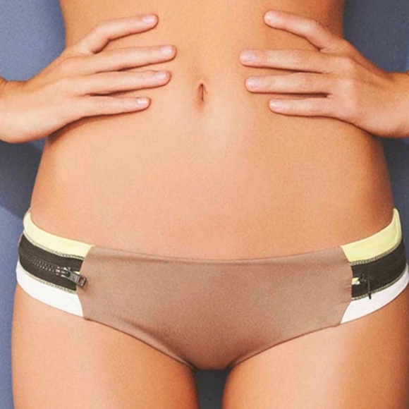 NWT MAAJI SANDY ZIPPER BIKINI BOTTOM S SMALL